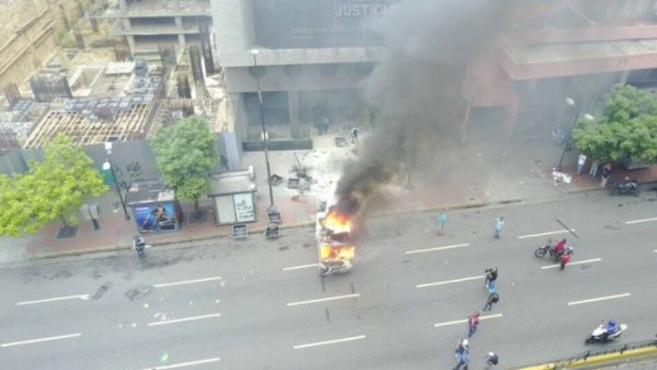 Fascistas venezolanos atacan sede de Magistratura en Miranda