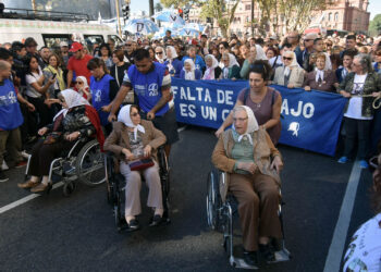 Brutal recorte de Macri en Argentina: Le quitan la pensión a 70.000 personas con discapacidad