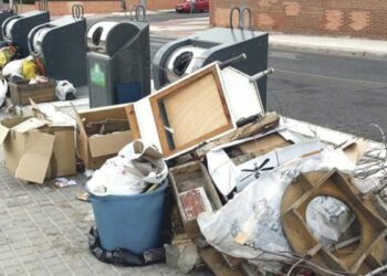 «Un año más la incompetencia del Partido Popular al frente de ESMASA causa la acumulación de basura en Alcorcón»