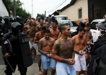 Aumenta violencia de pandillas a policías en El Salvador