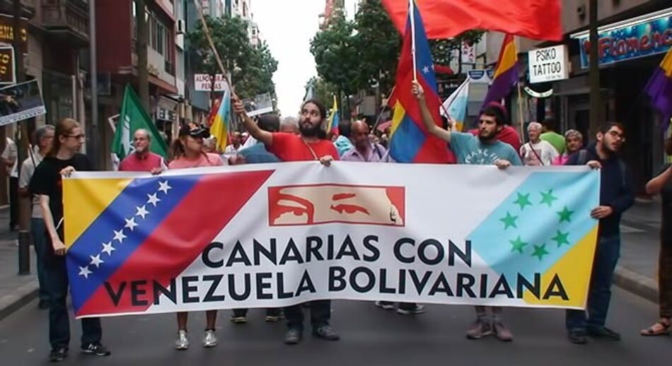 Medio millar de personas se manifiestan en Gran Canaria en apoyo al proceso Bolivariano de Venezuela