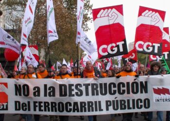 CGT se concentra en Atocha para pedir un ferrocarril público, social, seguro y sostenible