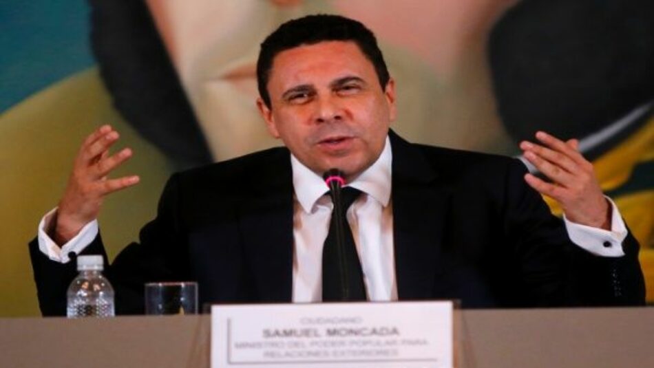 Canciller Moncada acusa a Reino Unido de participar en campaña contra Venezuela