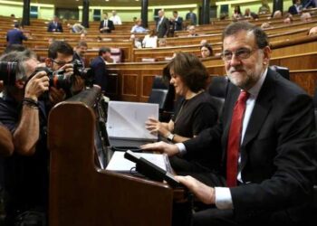 Rajoy vuelve a recurrir a Venezuela para eludir corrupción en su partido en la última sesión de control al Gobierno