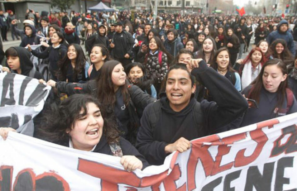 Estudiantes secundari@s de Chile rechazan ley de educación / Otra vez hubo represión policial