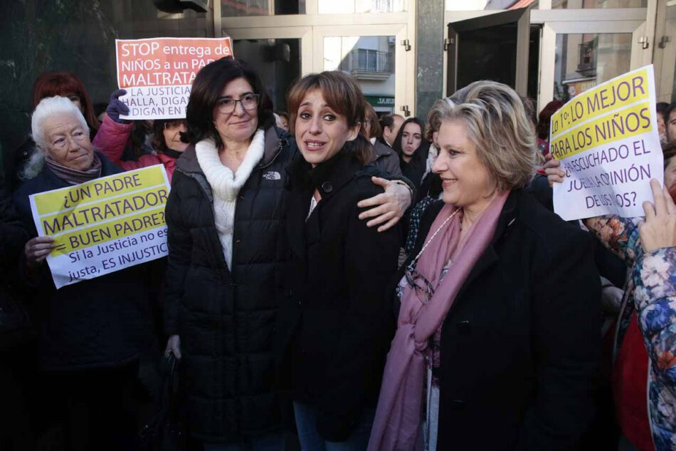 Decenas de ciudades se manifiestan reclamando protección para los hijos de Juana Rivas