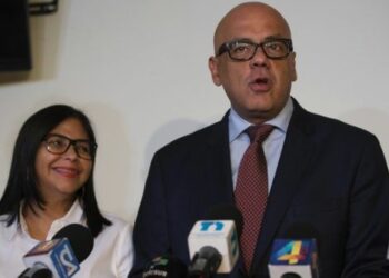 Gobierno venezolano entrega a la oposición propuesta de diálogo