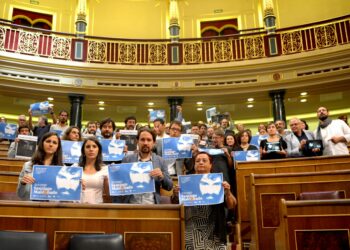 Unidos Podemos se suma al reclamo ante la embajada argentina por la aparición de Santiago Maldonado