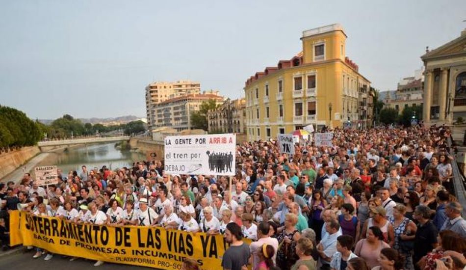 La Confederación Intersindical apoya la manifestación de la plataforma pro-soterramiento