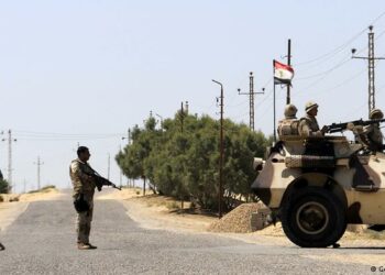 Al menos 50 militares egipcios muertos en ataque terrorista al sur de El Cairo