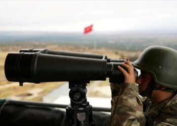 Ejército turco ataca a las YPG en el norte de Alepo. Busca establecer bases en Idleb