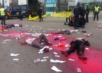 Multa de más de 11.000 euros por protestar contra la venta de armas en Madrid