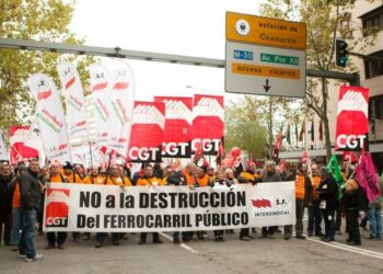 CGT desconvoca la huelga en Adif y RENFE