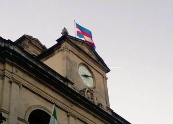 «Instan a los ayuntamientos a que izen la bandera trans el Día Internacional de la Memoria Trans»