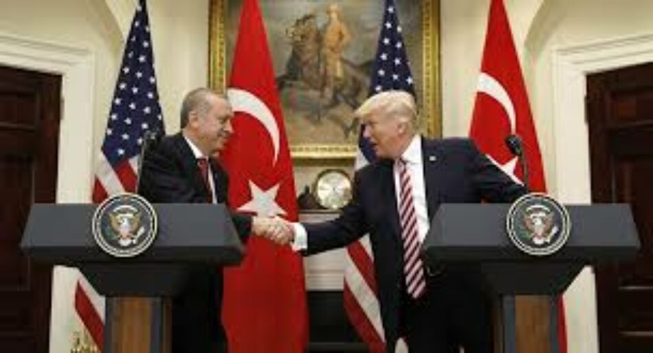 Trump promete a Erdogan que dejará de apoyar a la milicia kurda en Siria