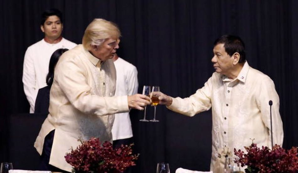 Manila: En medio de protestas masivas, Trump festeja su “excelente relación” con el presidente filipino Duterte