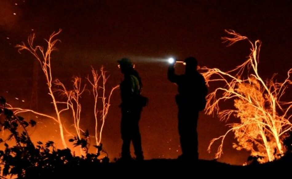 Controlan incendio en California que azotó más de 100 mil hectáreas