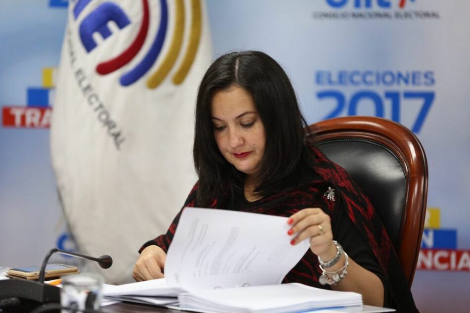 Ecuador: Vicepresidenta de CNE confirma que papeleta de la consulta tendrá ocho niveles de seguridad