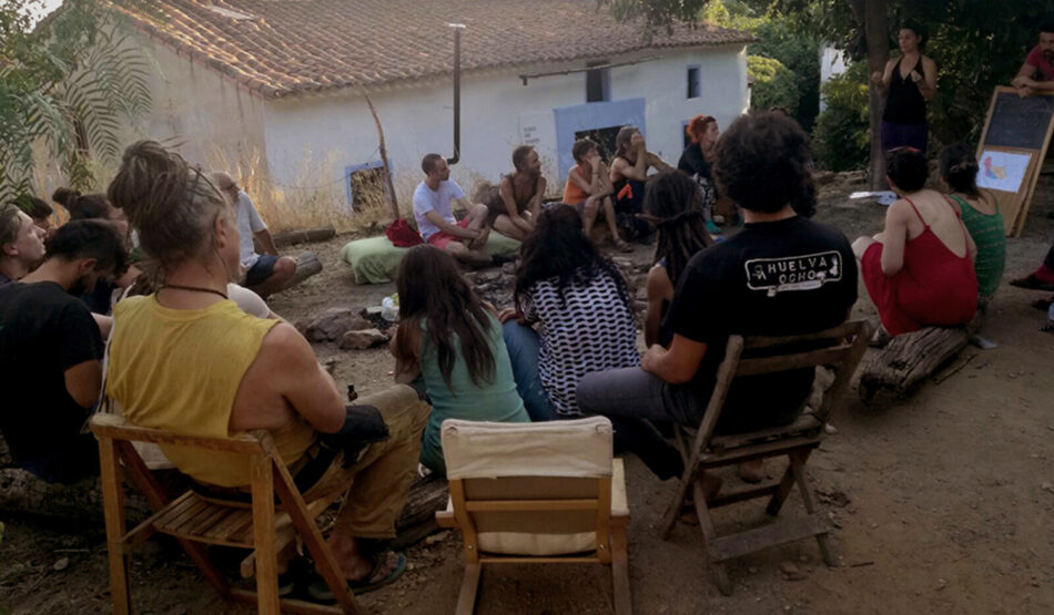 Abren expediente de desalojo a 22 familias que viven en «El Calabacino», una ecoaldea rural en la sierra de Aracena (Huelva)