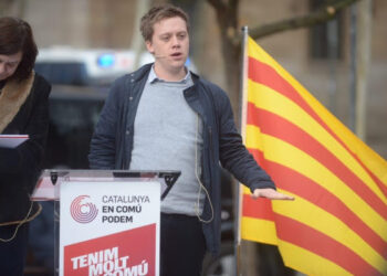 L’escriptor britànic Owen Jones dóna suport a Catalunya en Comú – Podem per “acabar amb l’imperi de les elits”
