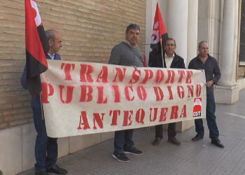 Día clave para la solución del conflicto en el transporte urbano de Antequera