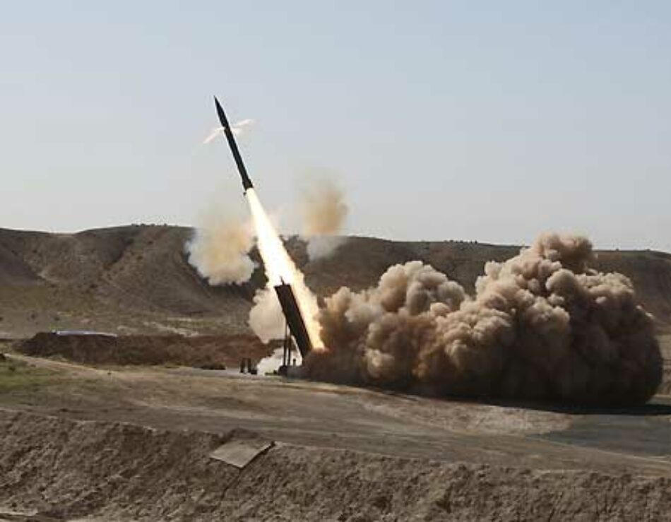 Yemen lanza tres misiles contra bases saudíes y de mercenarios pro-Riad