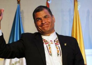 Correa regresará a Ecuador el 4 de enero de cara al referendo