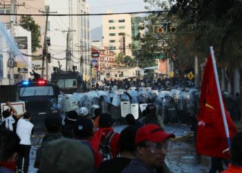 Honduras. Manuel Zelaya: “De la movilización a la insurrección total”