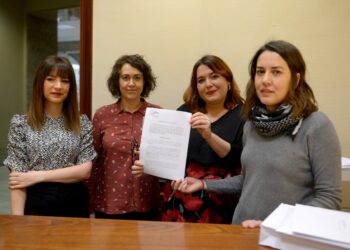 Unidos Podemos pide la recuperación de la Seguridad Social para las cuidadoras en el entorno familiar