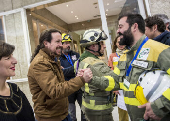 Pablo Iglesias: «Es un honor servir como instrumento para que los derechos de bomberos y bomberas forestales se conviertan en ley»