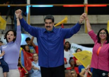 Venezuela. Encuesta: 55 % de la población ratifica reelección de Maduro