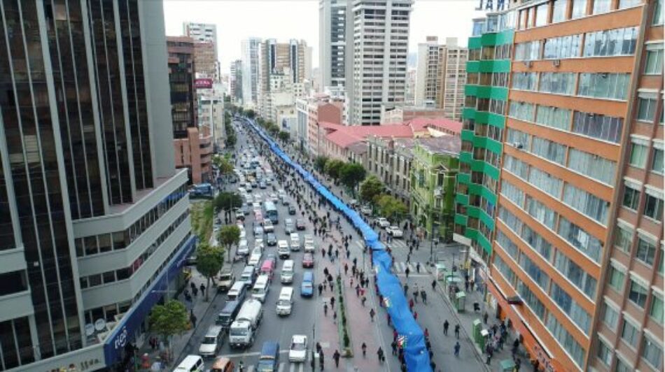 Bolivia. Ministerios, las y los estudiantes y legislador@s se suman al “banderazo” en apoyo a la demanda por el acceso al mar