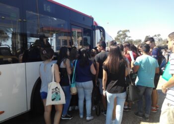 Estudiantes de Almería se movilizan por una mejora del transporte público