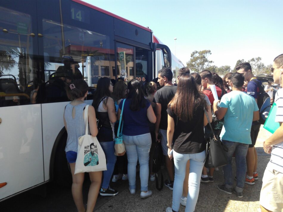 Estudiantes de Almería se movilizan por una mejora del transporte público