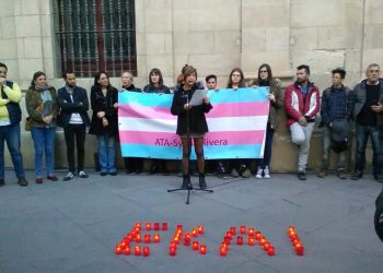 En Sevilla más de un centenar de personas muestra su dolor y rabia por Ekay joven trans suicidado en Ondarroa
