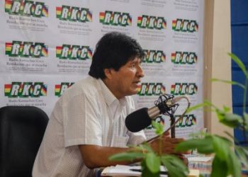 Morales pide cumbre de Unasur ante amenazas militares contra Venezuela