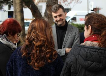 Maíllo señala que la falta de derecho a la vivienda y la discriminación salarial «son formas de violencia de género» y llama a la huelga feminista del 8-M