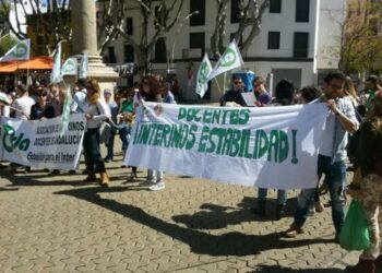 Podemos buscará el consenso con agentes sociales para blindar la estabilidad de los docentes interinos