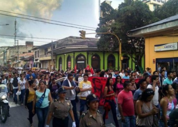 Perú. Miles de jóvenes marcharon en Loreto contra la “Ley del esclavo juvenil”