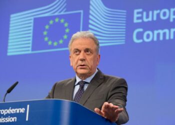 Albiol ve en Avramopoulos al «Zoido europeo» y critica que justifique la actuación del Gobierno en Archidona