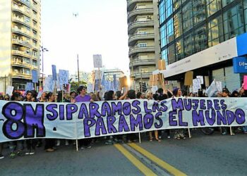 8M Paro Internacional de Mujeres. Uruguay se paralizó. Dijo Basta, Ni una menos. Hoy es un día de lucha