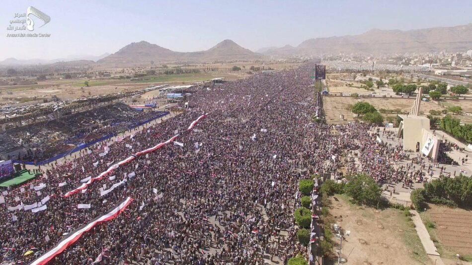 Una protesta masiva en Yemen contra la agresión de Arabia Saudí marca el tercer aniversario de la guerra