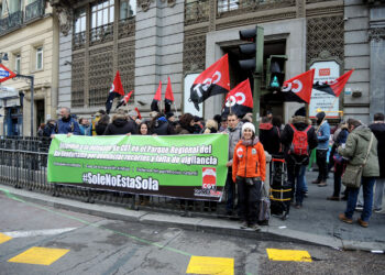 Concentración en Móstoles por el despido de una delegada sindical de CGT en el P.R. Río Guadarrama