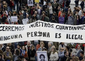 García Sempere reprocha en el Congreso a Interior que ha convertido los CIE en “los principales ‘agujeros negros’ de la democracia”