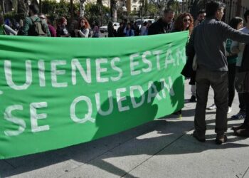 La lucha por la estabilidad del profesorado interino paraliza la actividad docente en Andalucía