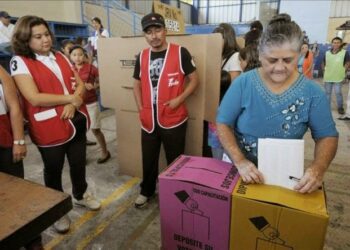 El Salvador elige diputados y alcaldes para próximos 3 años