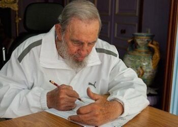 Fidel Castro: “¡Un sí por Cuba, por la patria y por la Revolución!”