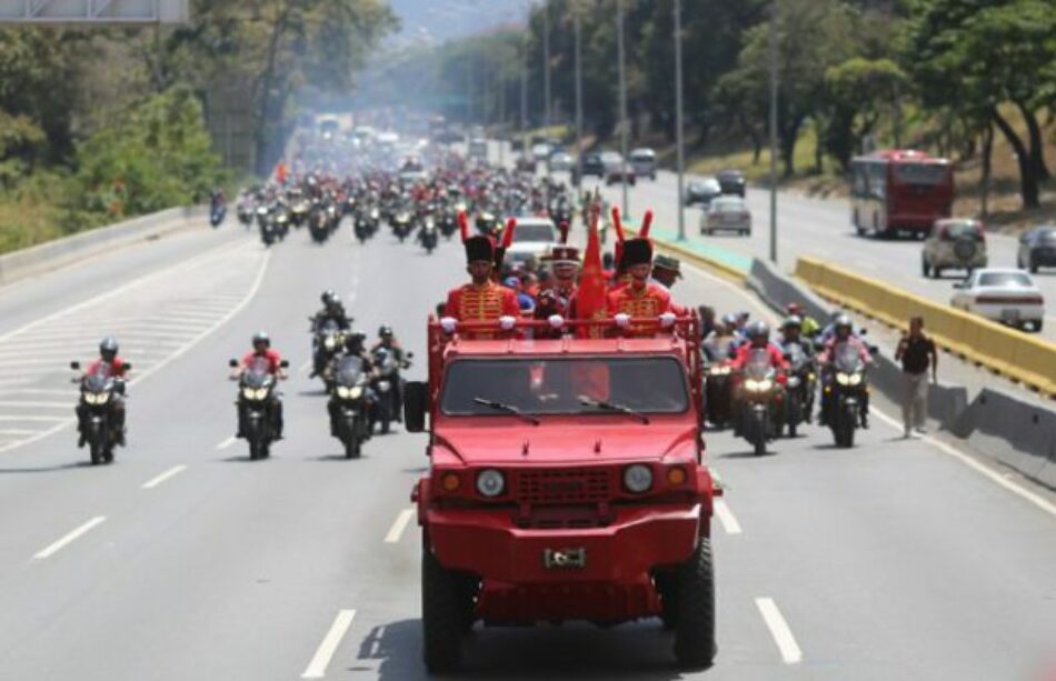 Homenajearon a Hugo Chávez a 5 años de su traslado desde la Academia Militar al Cuartel de la Montaña