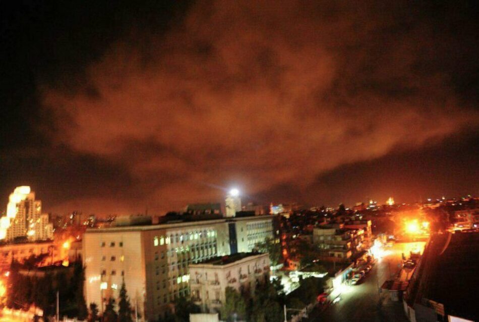 Estados Unidos cumple su amenaza y bombardea posiciones militares en Damasco
