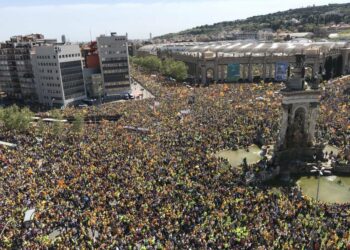 Cientos de miles de personas se manifiestan en Barcelona por la libertad de los presos políticos